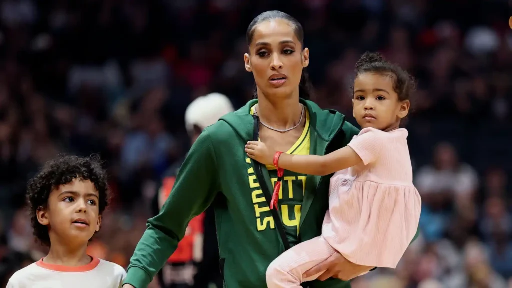WNBA Stars Sheryl Swoopes, Skylar Diggins-Smith And More To Share Stories In Roku’s ‘Gamechangers: Mother/Athlete’